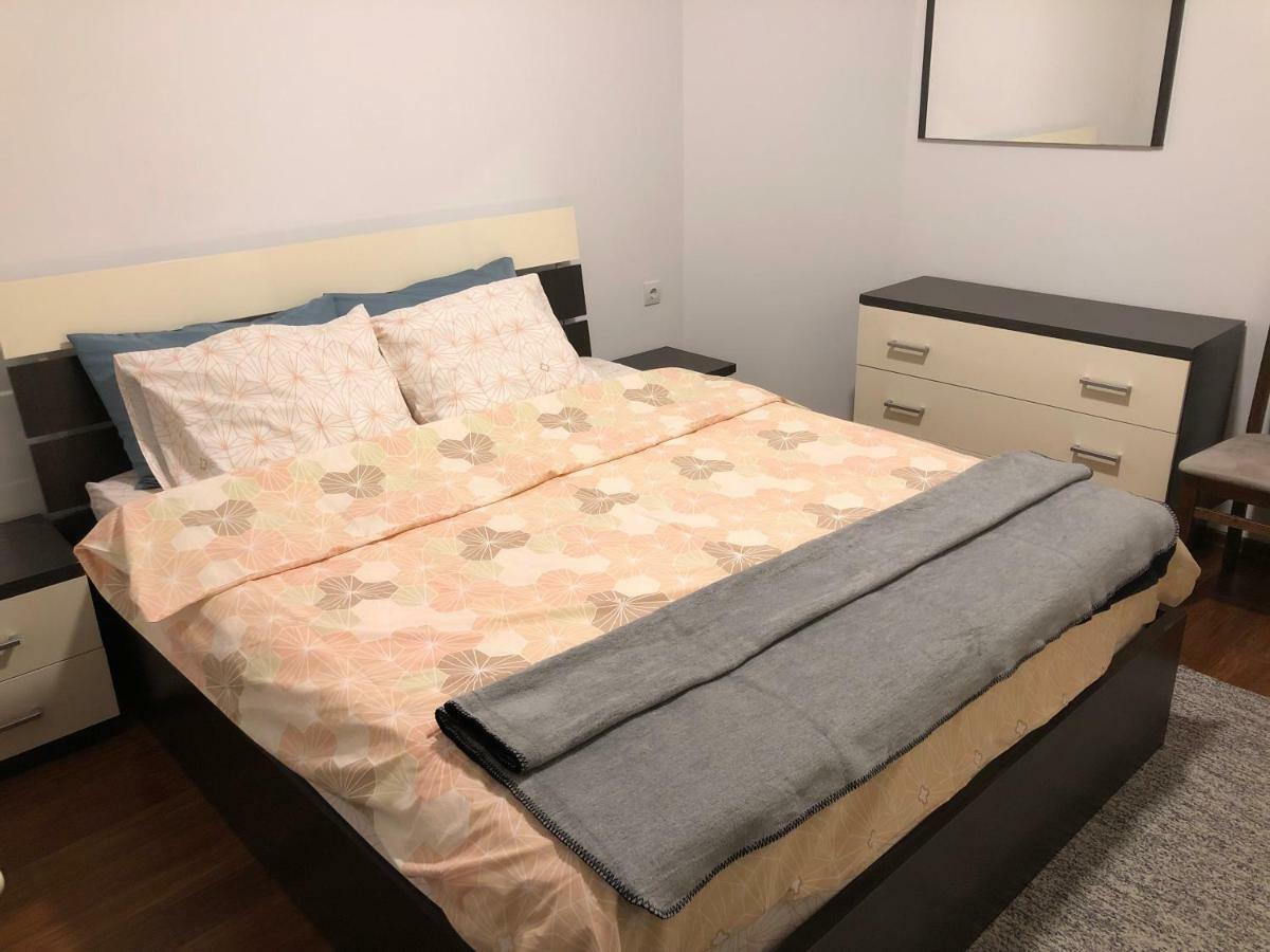 Apartment Prishtina プリシュティナ エクステリア 写真
